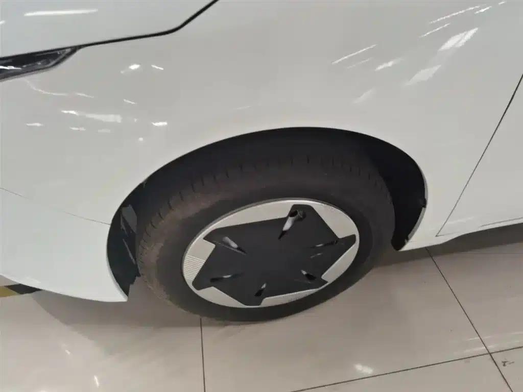 Geely Geometry A 2024 Model 410KM Travel Edition — миниатюра 23