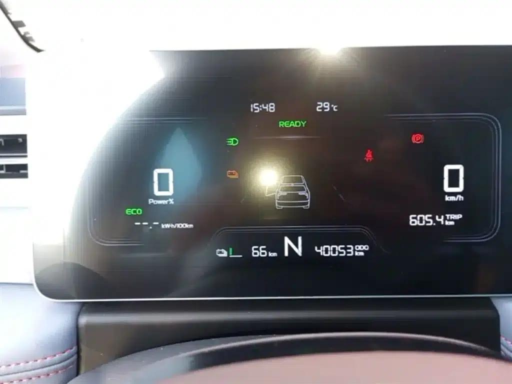 Geely Geometry E Firefly 2023 Model 320KM Cute Tiger 5-Seater — миниатюра 12