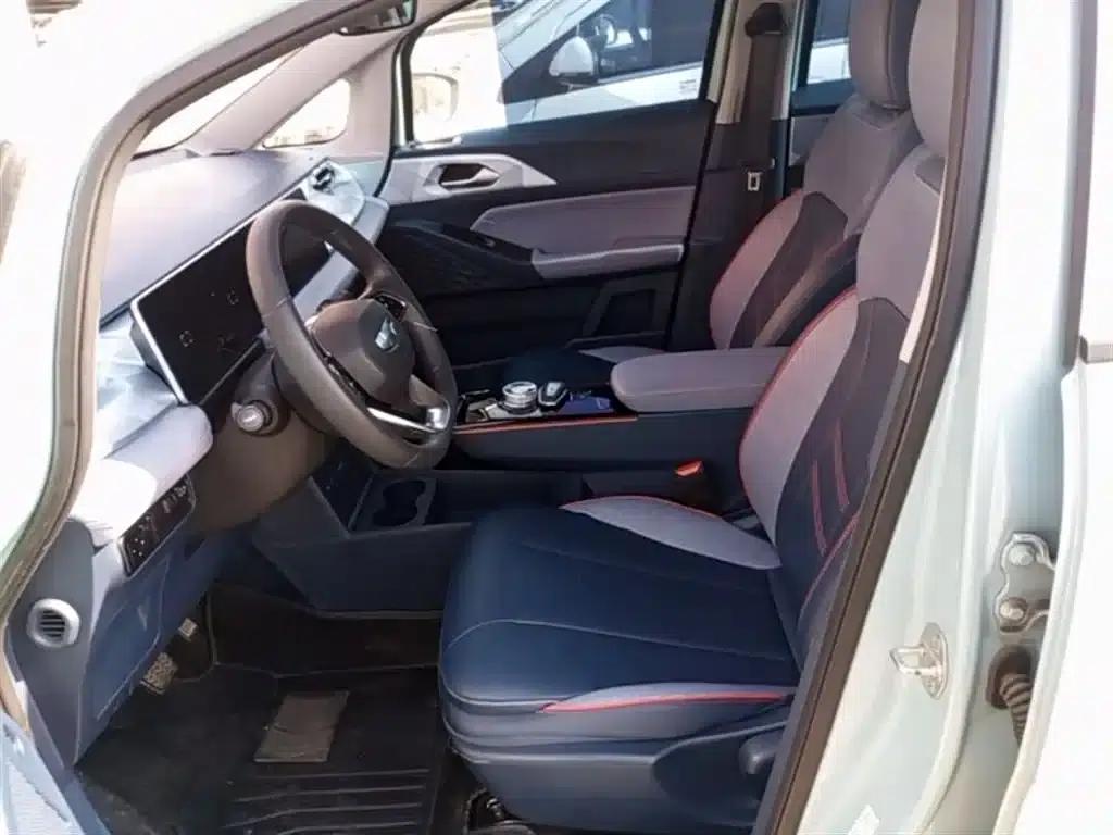 Geely Geometry E Firefly 2023 Model 320KM Cute Tiger 5-Seater — миниатюра 15