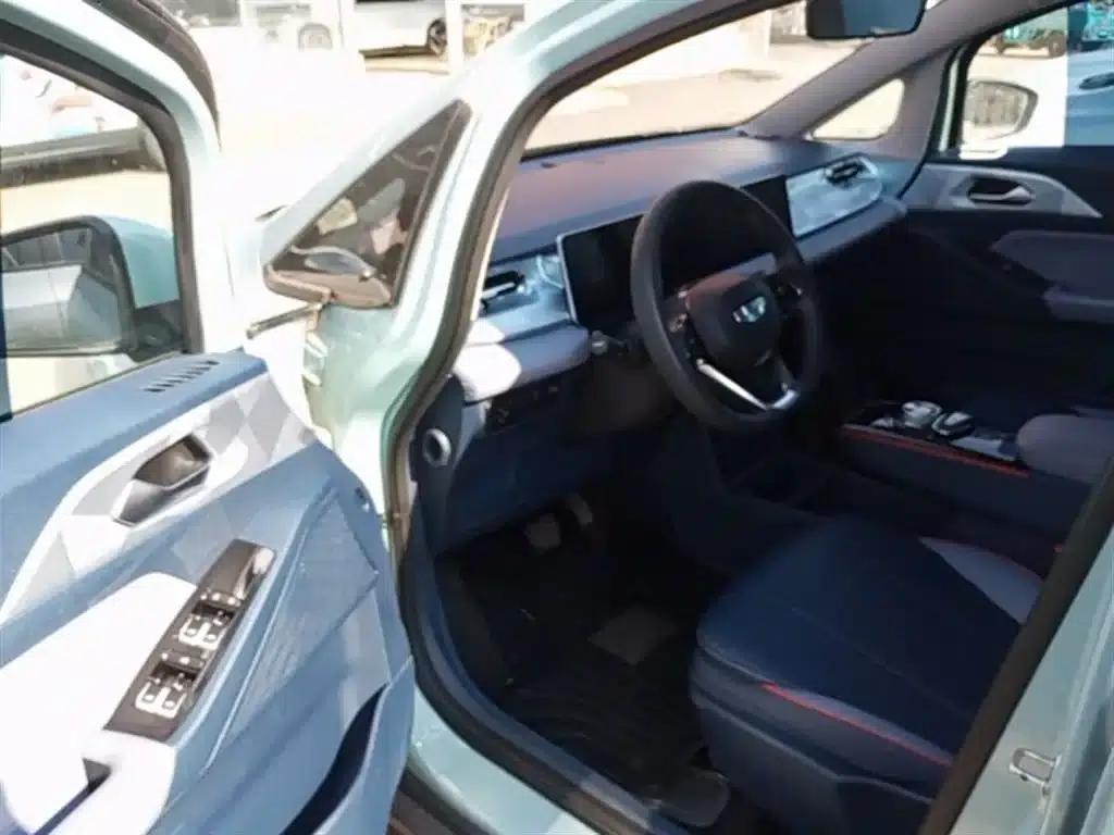 Geely Geometry E Firefly 2023 Model 320KM Cute Tiger 5-Seater — миниатюра 16