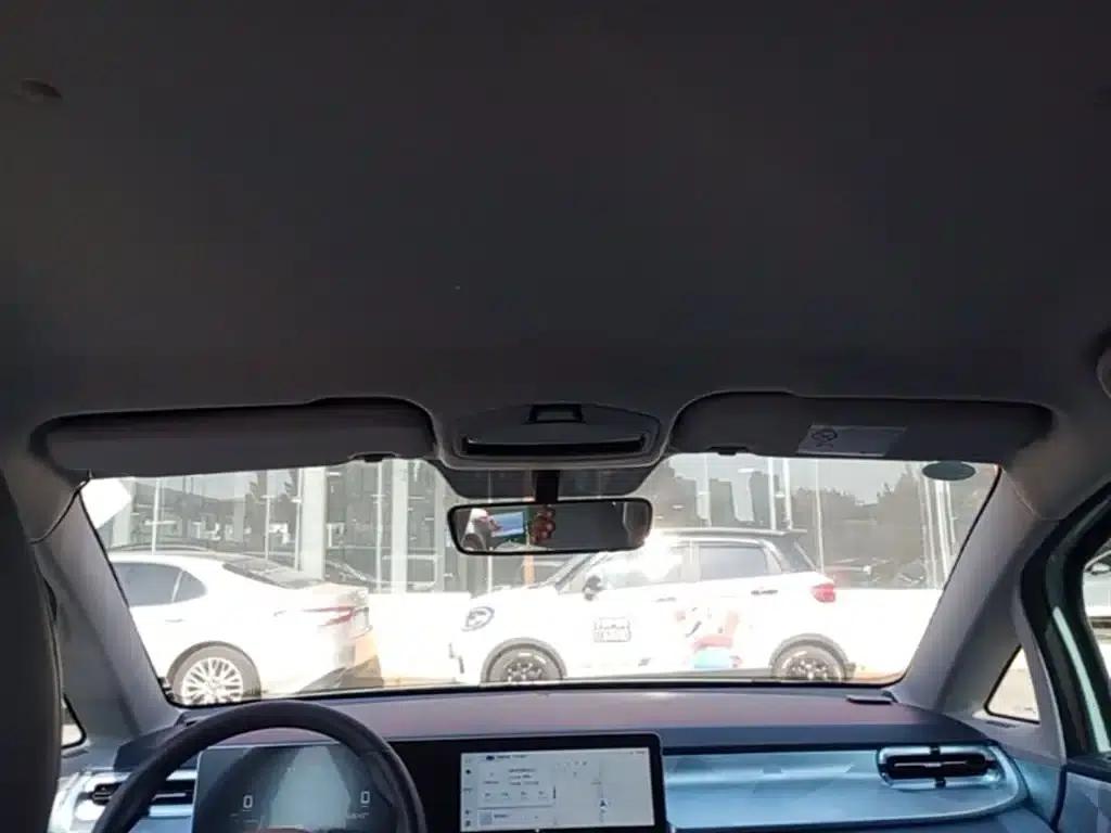 Geely Geometry E Firefly 2023 Model 320KM Cute Tiger 5-Seater — миниатюра 18