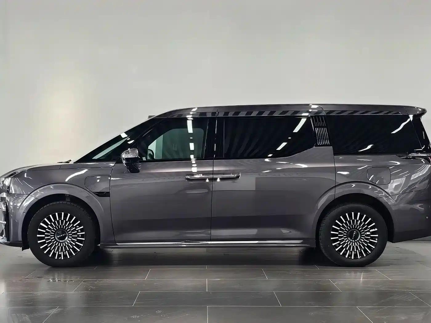 Extreme Krypton 009 2024 Model 7-Seat Aisle Edition 4WD 108kWh — миниатюра 2