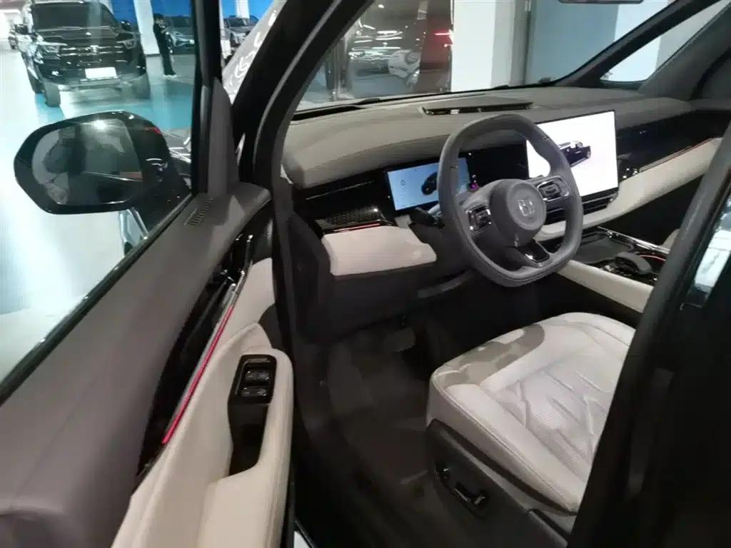Extreme Krypton 009 2024 Model 7-Seat Aisle Edition 4WD 108kWh — миниатюра 16