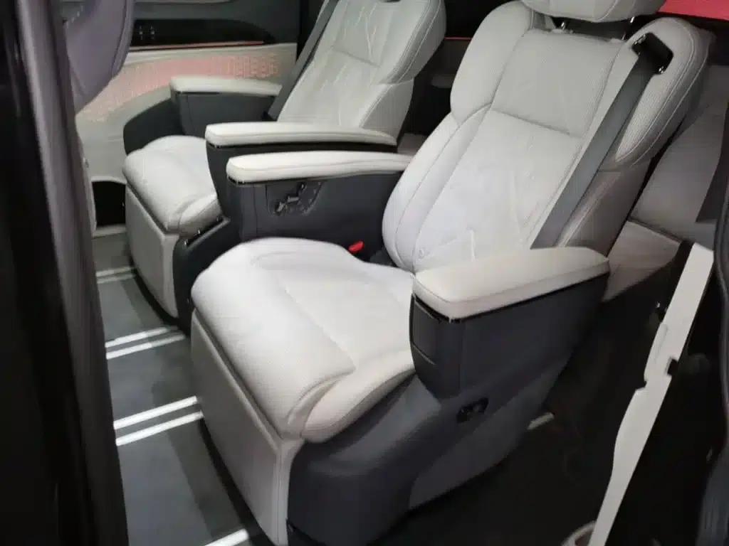Extreme Krypton 009 2024 Model 7-Seat Aisle Edition 4WD 108kWh — миниатюра 17