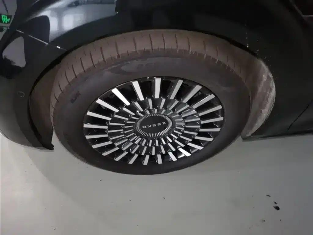 Extreme Krypton 009 2024 Model 7-Seat Aisle Edition 4WD 108kWh — миниатюра 23