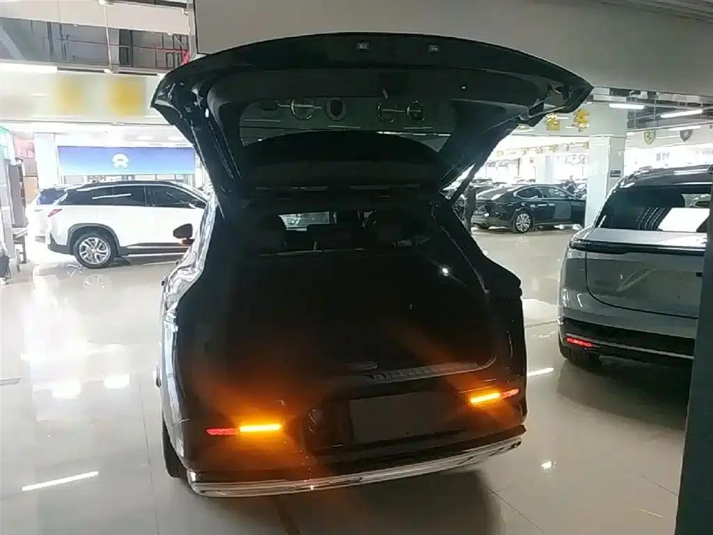 Jike 7X 2025 75kWh Rear-Wheel Drive Intelligent Driving Edition — миниатюра 19