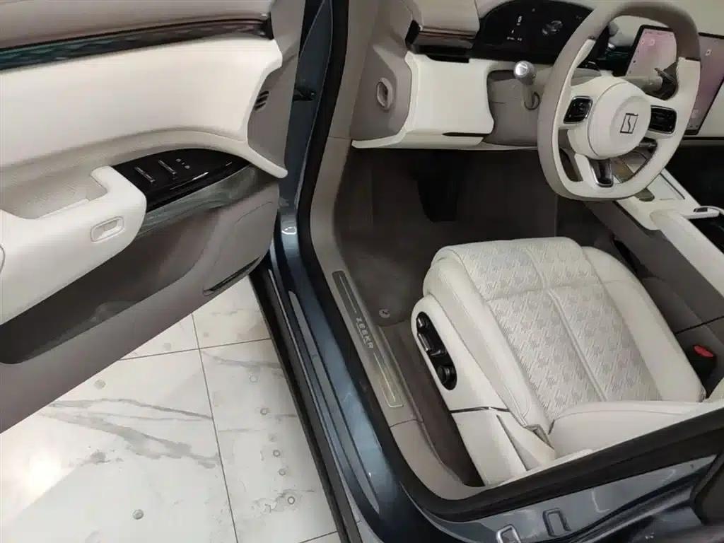 Jike 7X 2025 Model 100kWh Long-Range Four-Wheel Drive Intelligent Driving Edition — миниатюра 16
