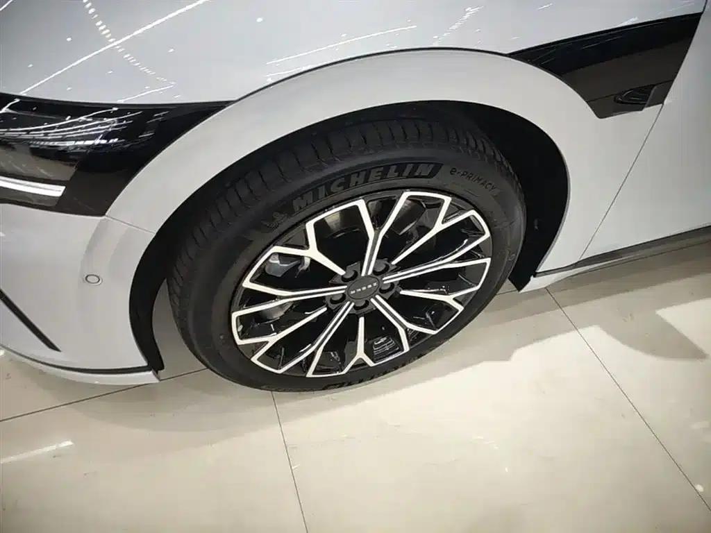Jike 007GT 2025 Rear-Wheel Drive Intelligent Driving Edition 75kWh — миниатюра 23