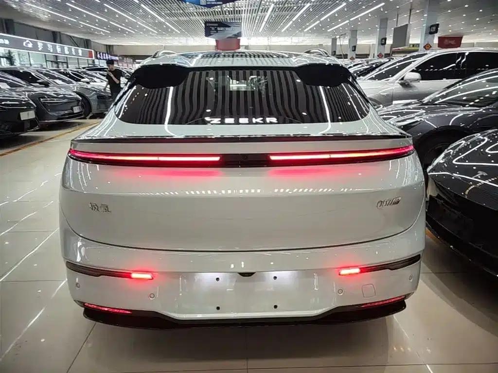 Jike 007GT 2025 Rear-Wheel Drive Intelligent Driving Edition 75kWh — миниатюра 6