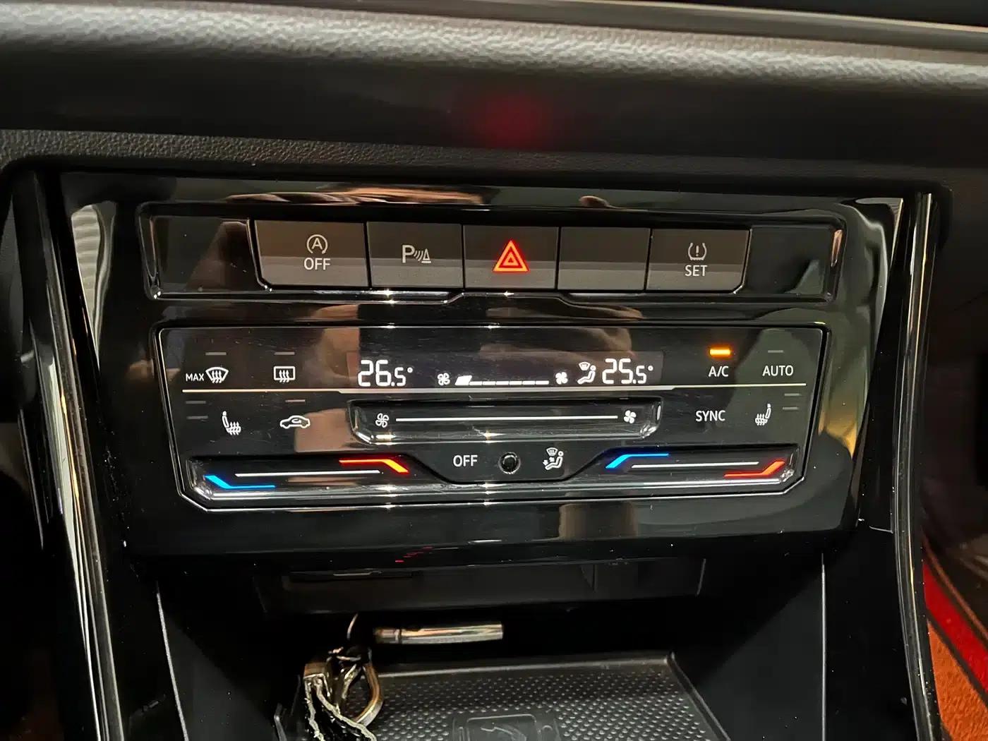 Jetta VS7 2022 Black Edition 1.4T Automatic Glory Pro — миниатюра 11
