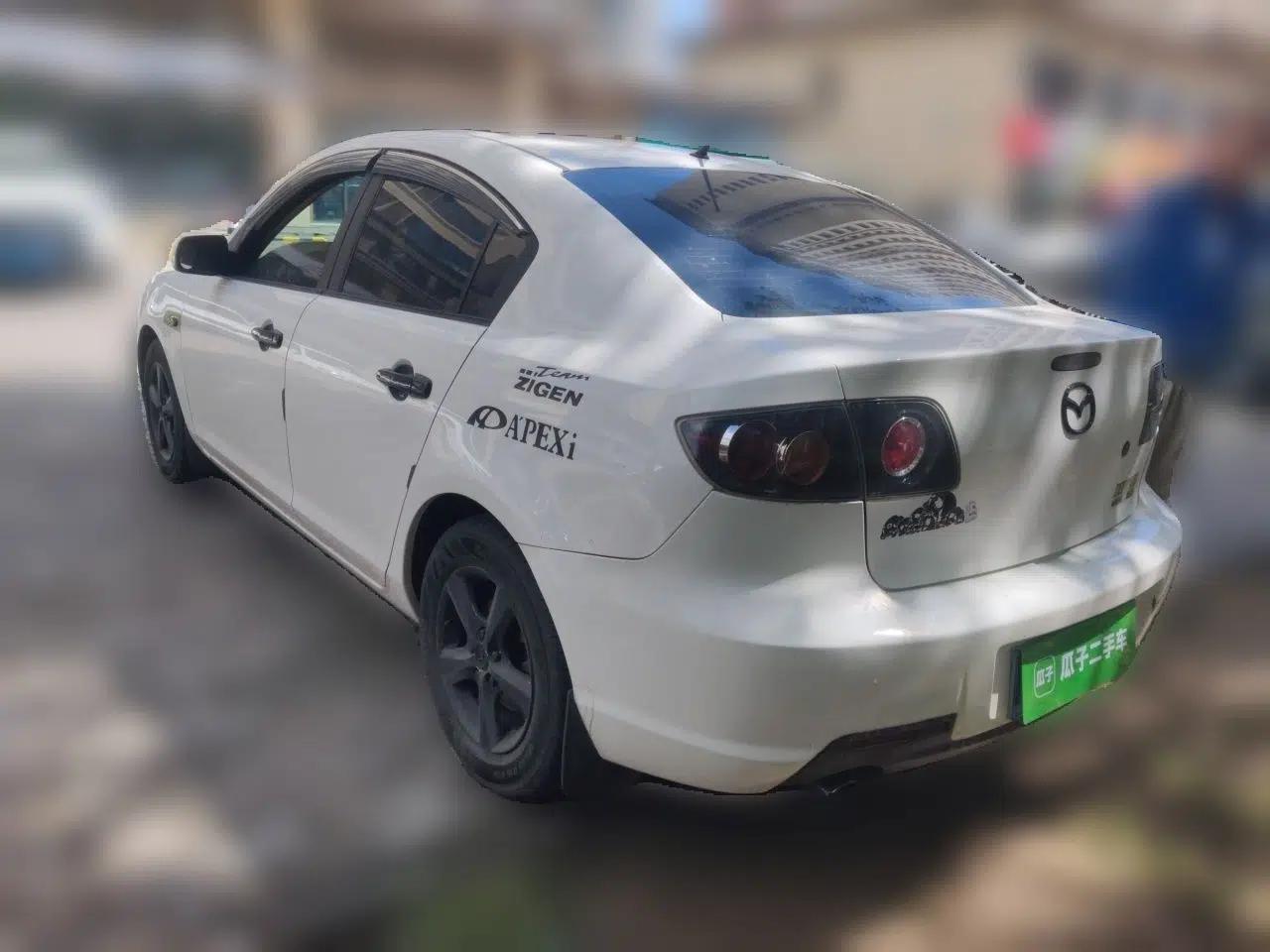 Mazda 3 2010 1.6L Automatic Classic Stylish Version — миниатюра 4
