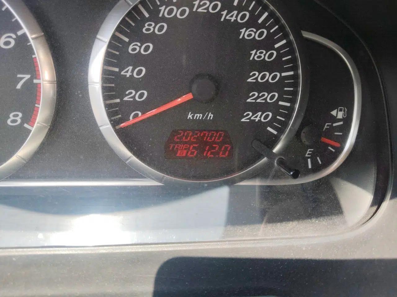 Mazda 6 2011 2.0L Manual Trim — миниатюра 13