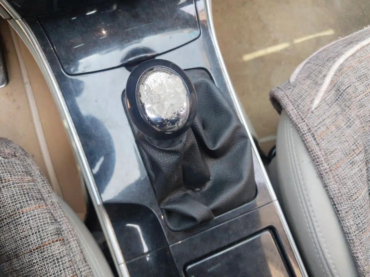 Mazda 6 2011 2.0L Manual Trim — миниатюра 15