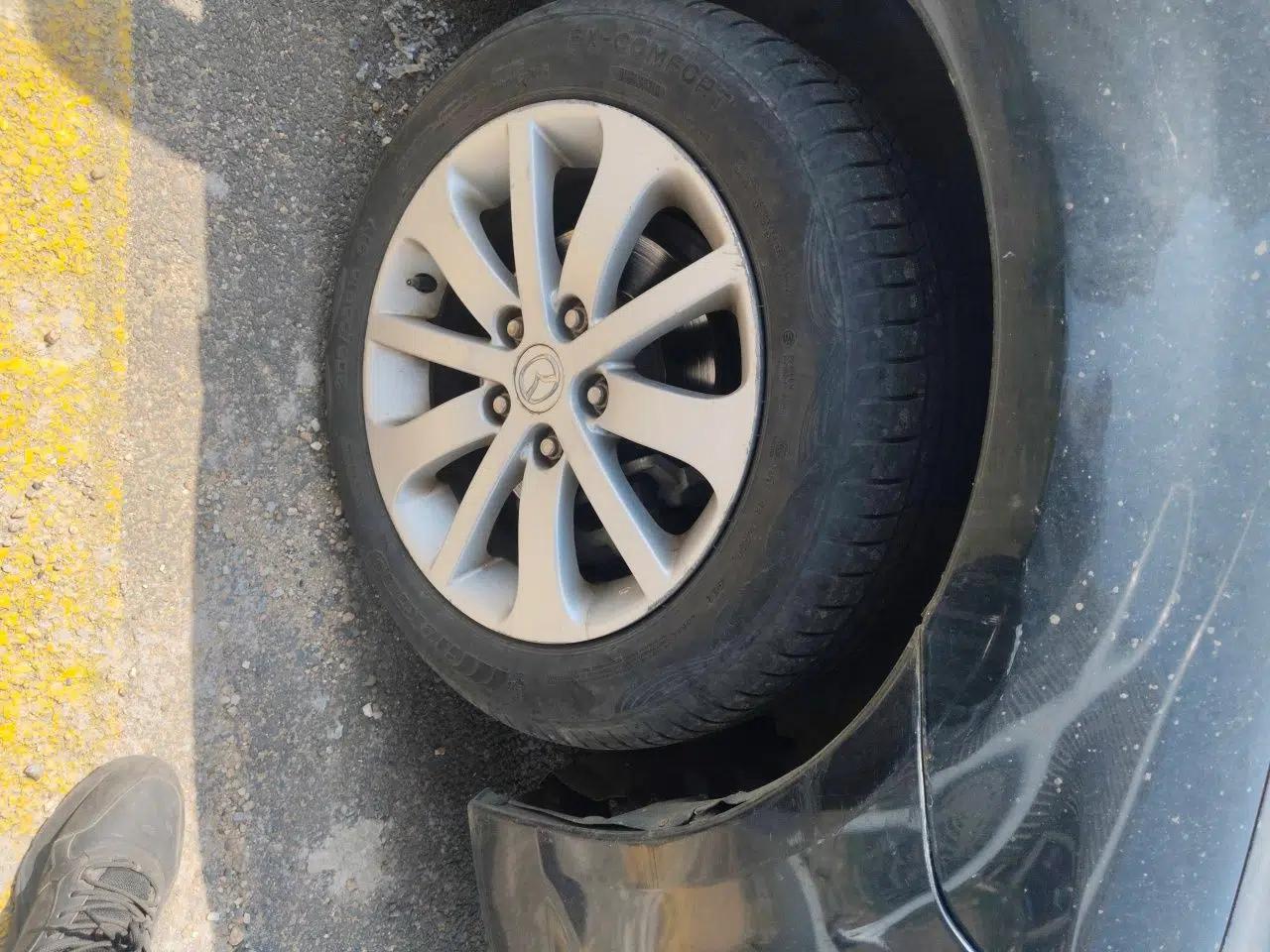 Mazda 6 2011 2.0L Manual Trim — миниатюра 8