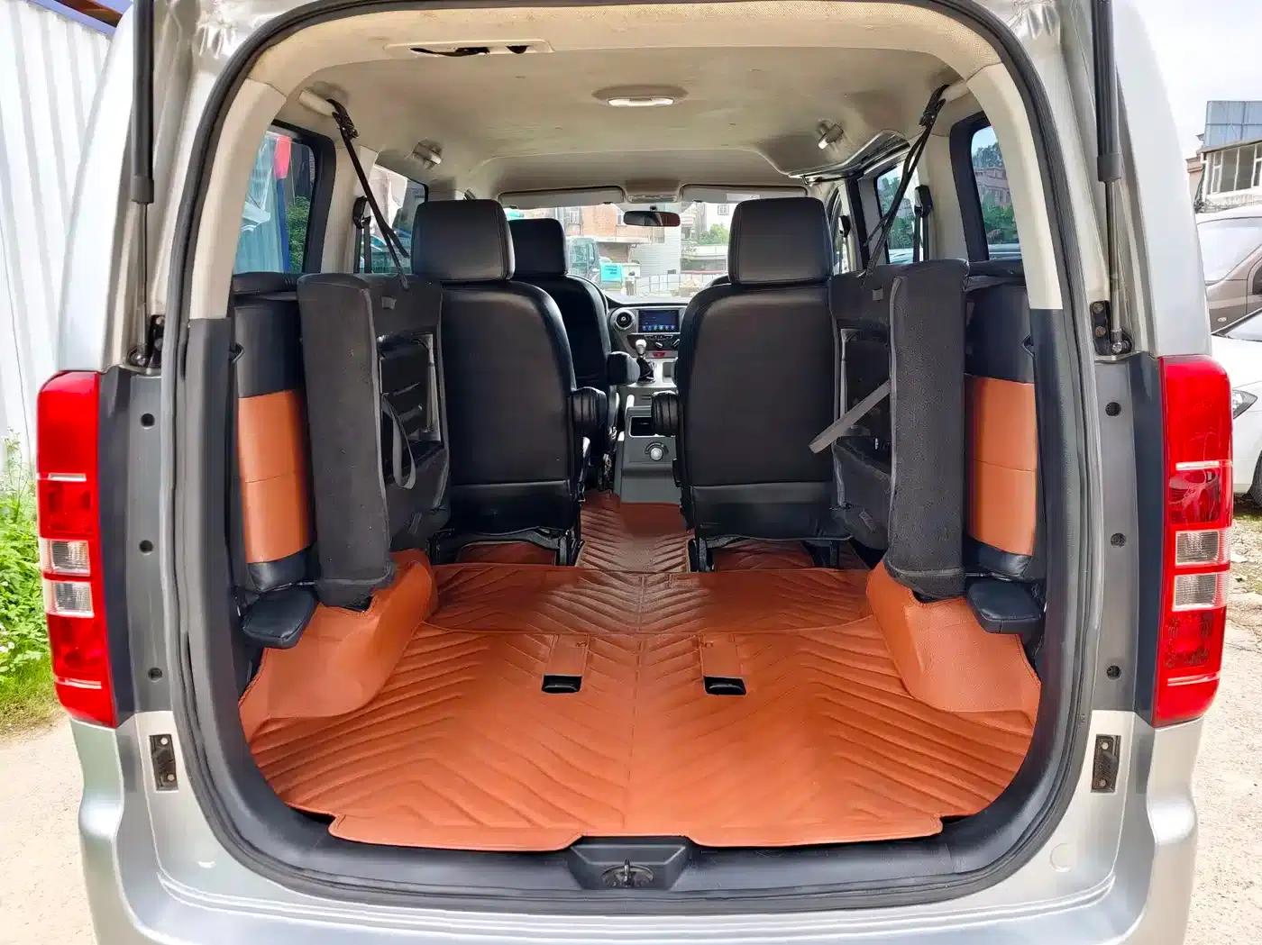 Refine M3 2016 IKEA Edition 1.6L Luxury — миниатюра 29