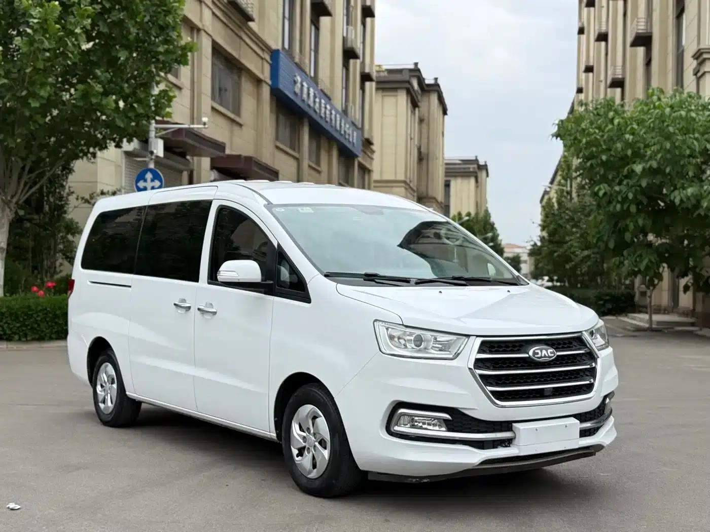 Refine M4 2016 2.0L Manual Comfort Model — миниатюра 3