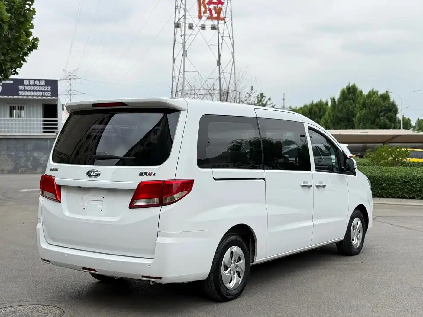 Refine M4 2016 2.0L Manual Comfort Model — миниатюра 8