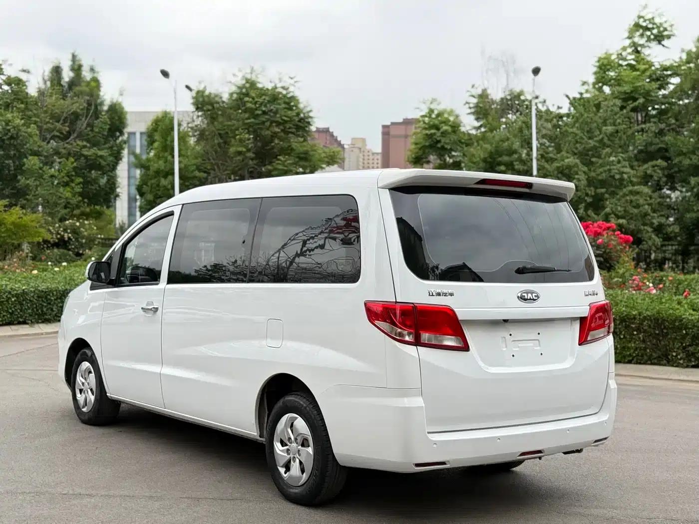 Refine M4 2016 2.0L Manual Comfort Model — миниатюра 10