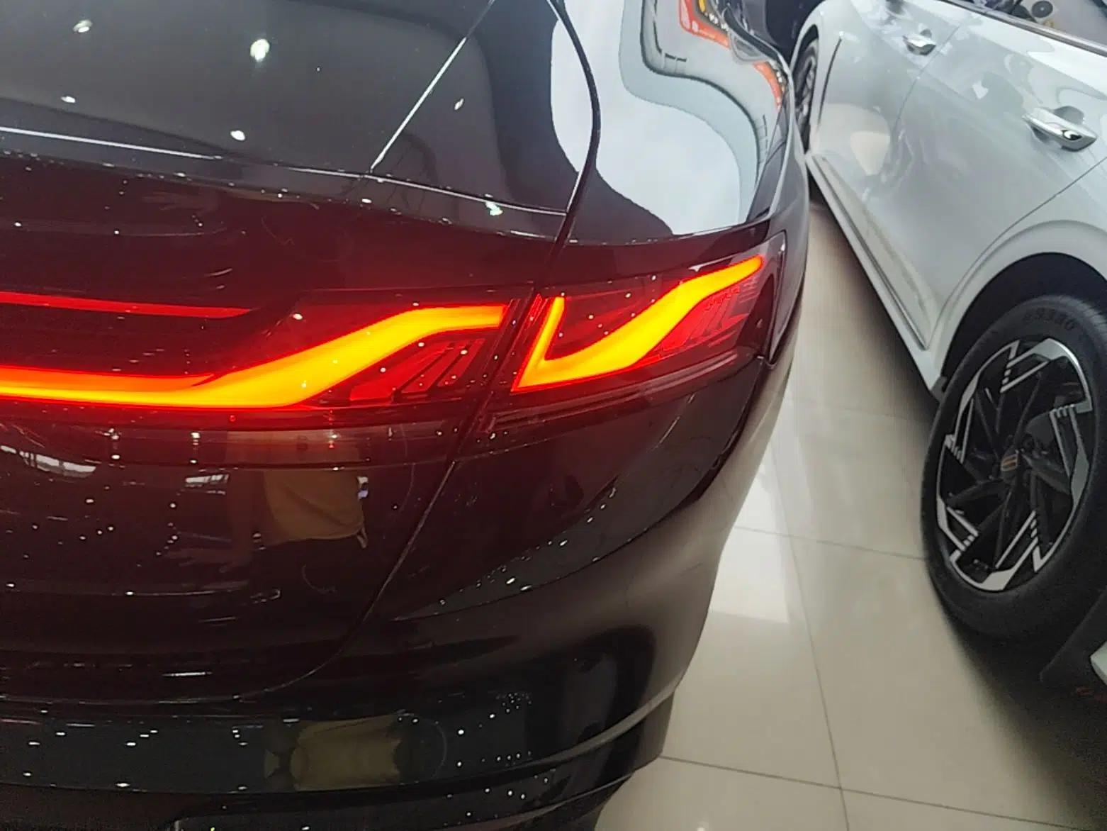 MG 7 2025 2.0T Trophy+ Super Intelligent Driving Edition — миниатюра 7
