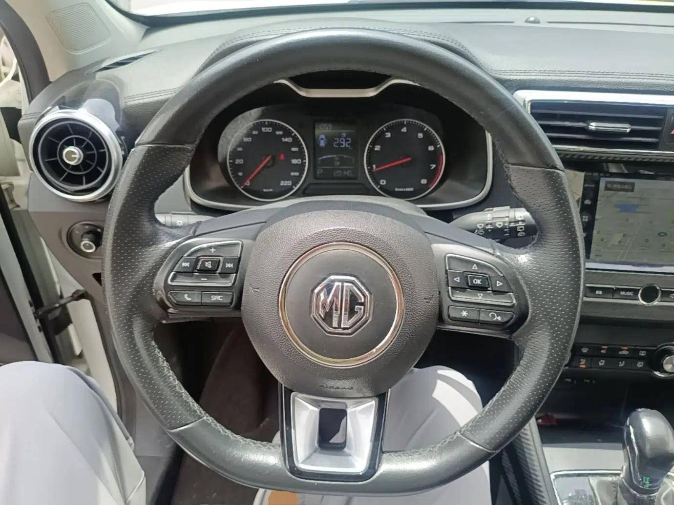 MG ZS 2017 1.5L Automatic Luxury Internet Edition — миниатюра 14