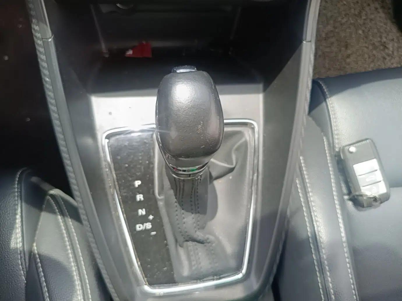 MG ZS 2017 1.5L Automatic Luxury Internet Edition — миниатюра 17