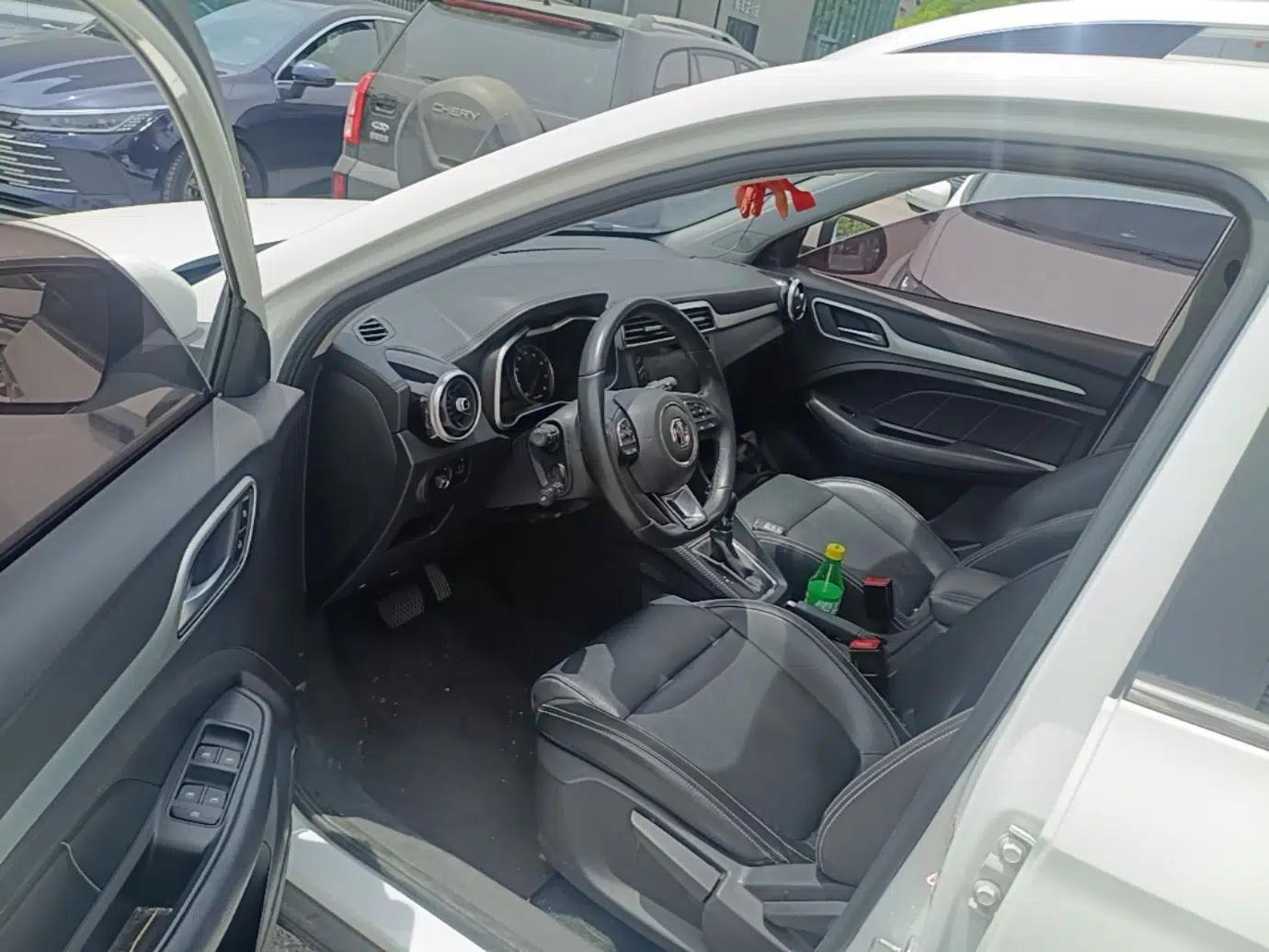 MG ZS 2017 1.5L Automatic Luxury Internet Edition — миниатюра 19