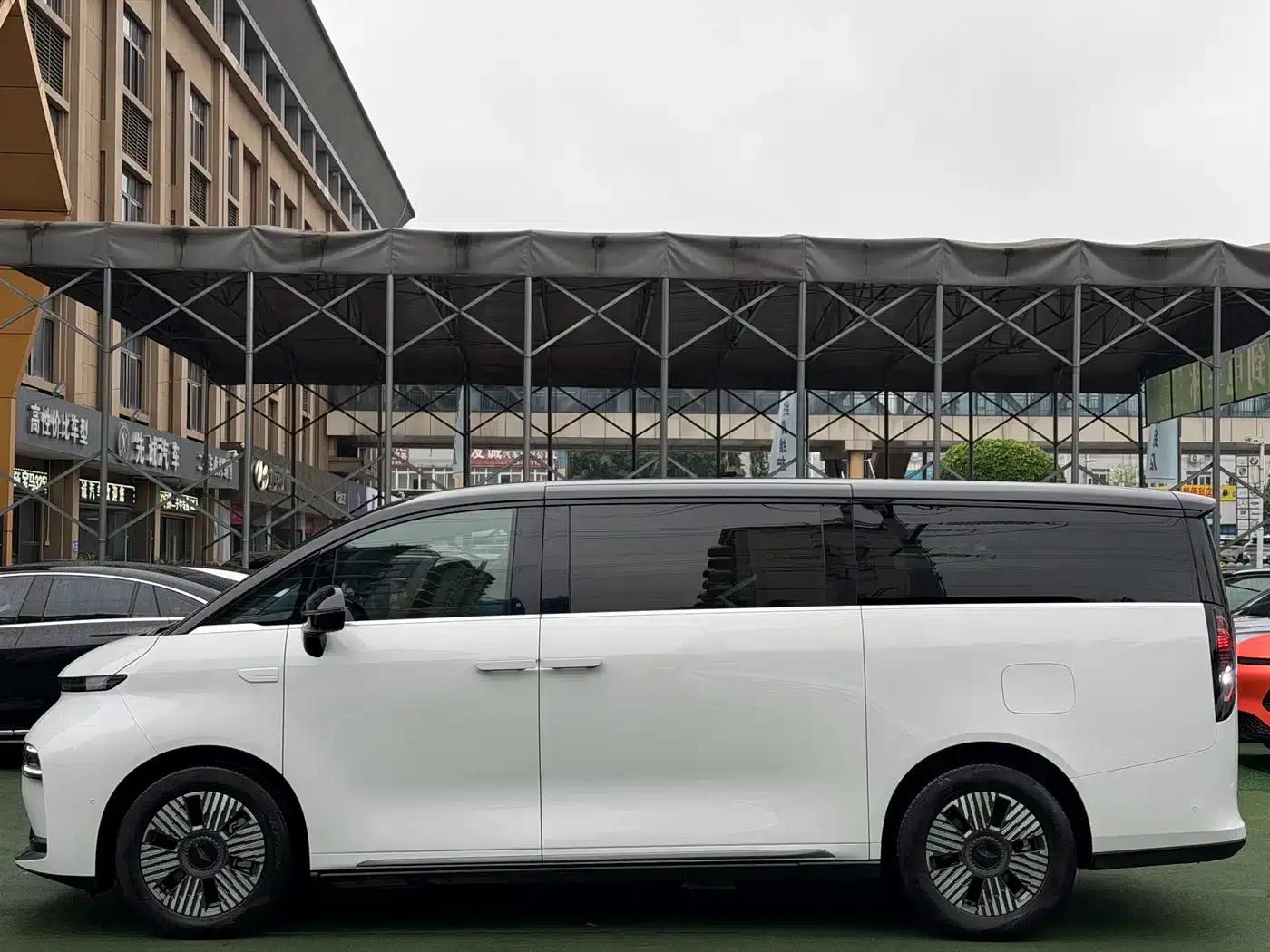 Wingzhen L380 2024 Model, 140-degree, 6-seater, 4WD Ultra — миниатюра 3