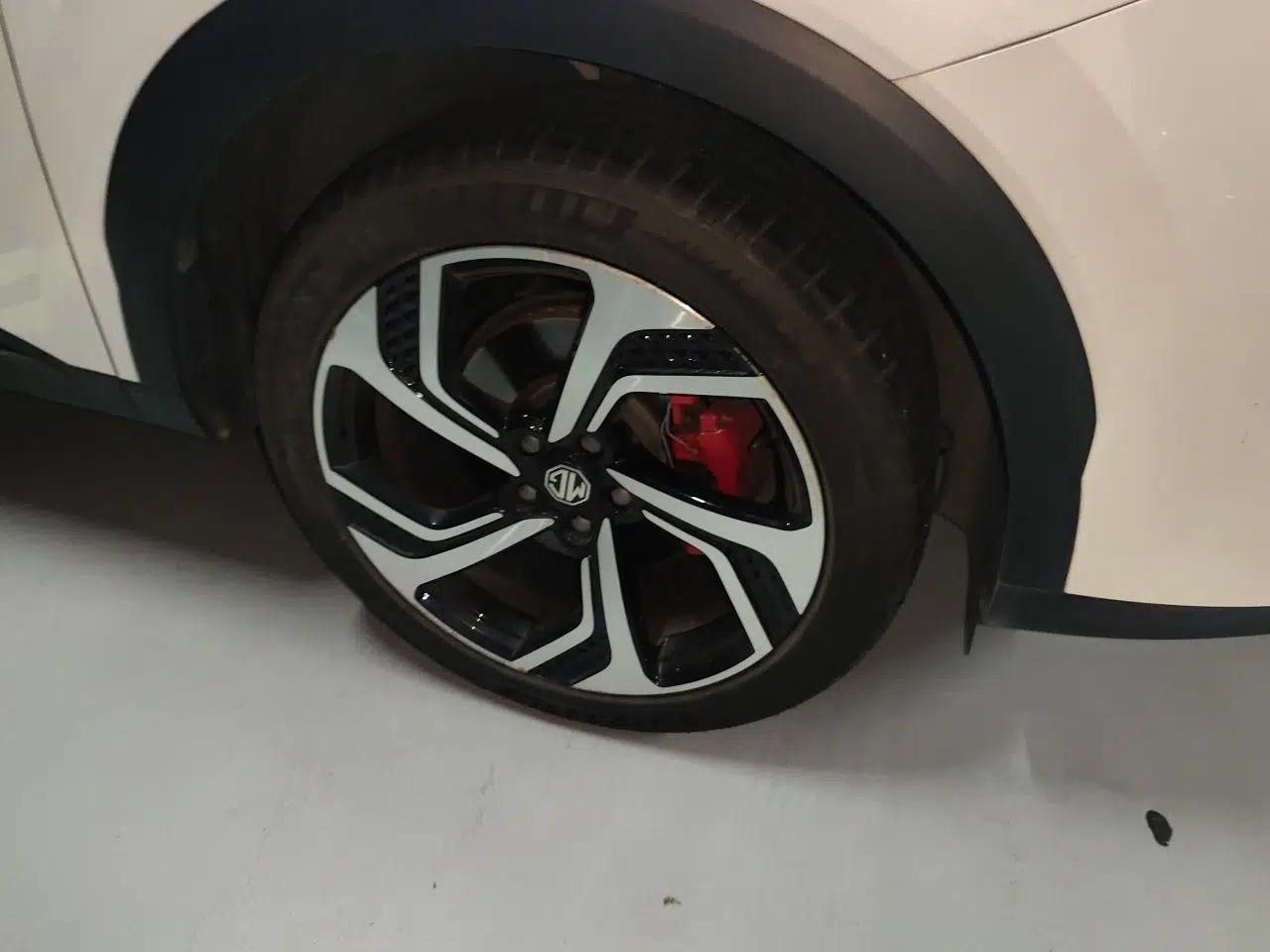 MG Pilot 2021 300TGI Automatic Two-Wheel Drive Trophy Prestige Edition — миниатюра 8