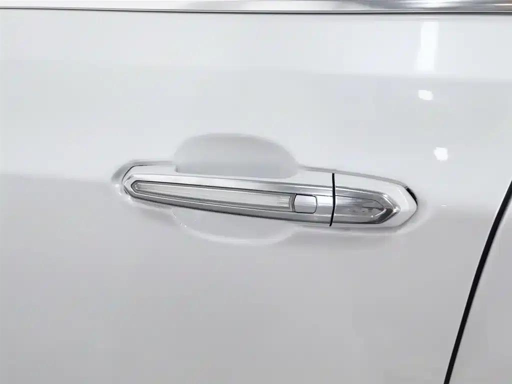 2021 Cadillac CT6 28T Luxury — миниатюра 18