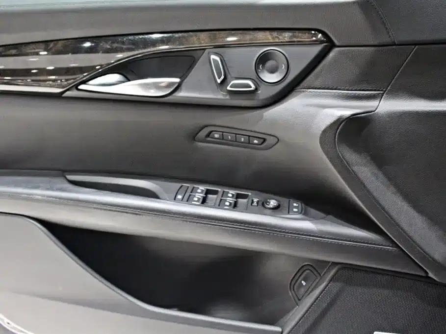 2019 Cadillac CT6 28T Luxury — миниатюра 4