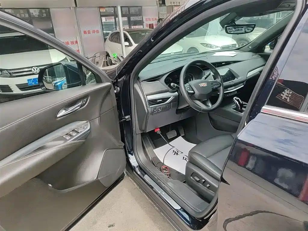 Cadillac XT4 2021 28T Two-Wheel Drive Premium Edition — миниатюра 16