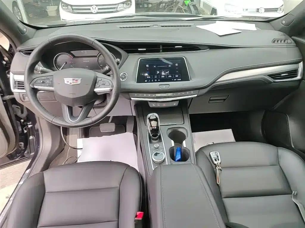 Cadillac XT4 2021 28T Two-Wheel Drive Premium Edition — миниатюра 10