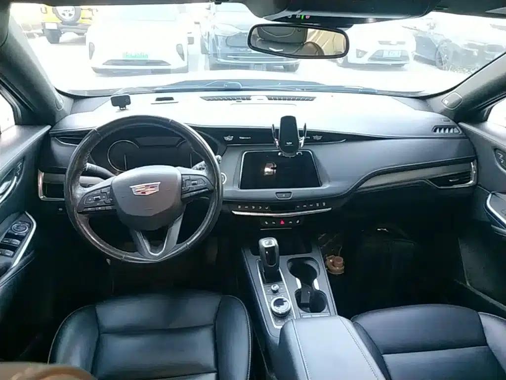 2018 Cadillac XT4 28T AWD Premium — миниатюра 10