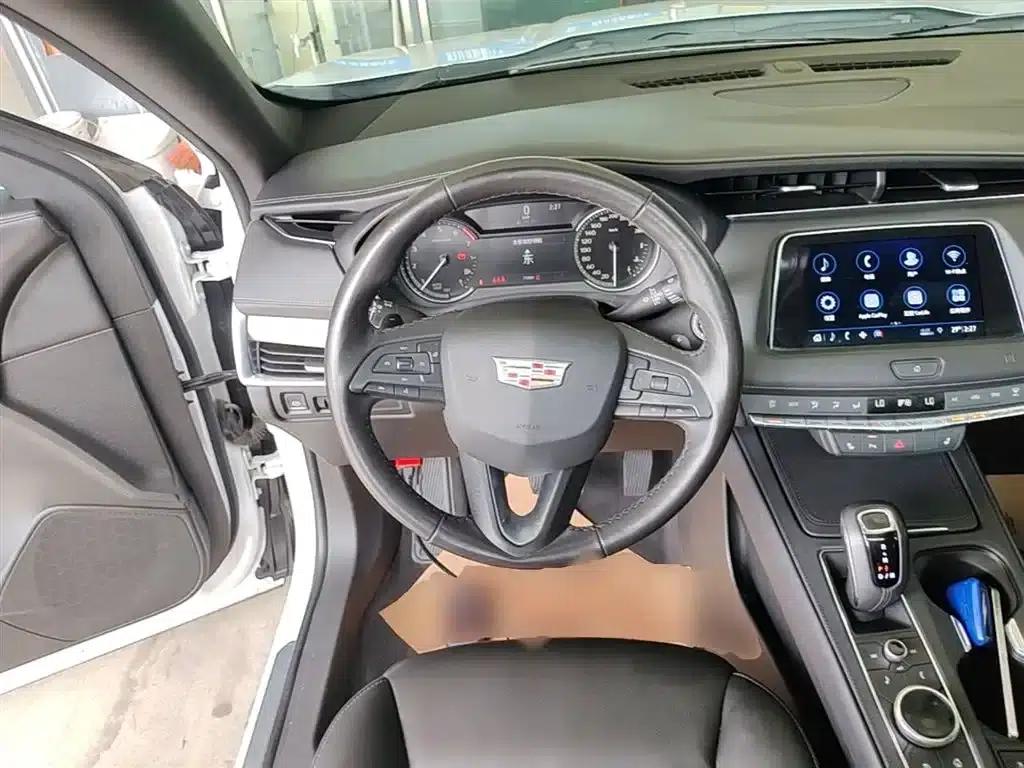 2018 Cadillac XT4 28T 2WD Luxury — миниатюра 11