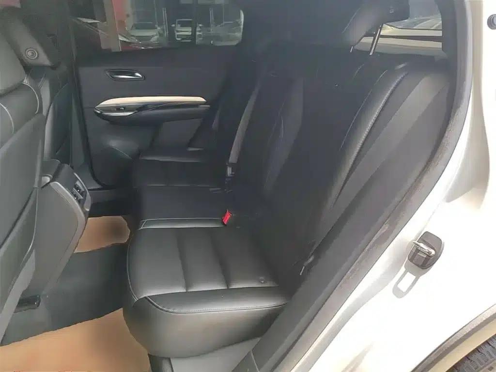 2018 Cadillac XT4 28T 2WD Luxury — миниатюра 17