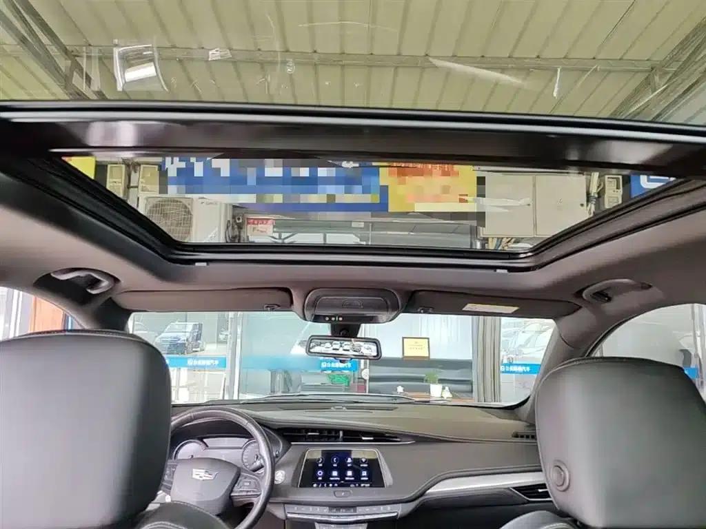2018 Cadillac XT4 28T 2WD Luxury — миниатюра 18