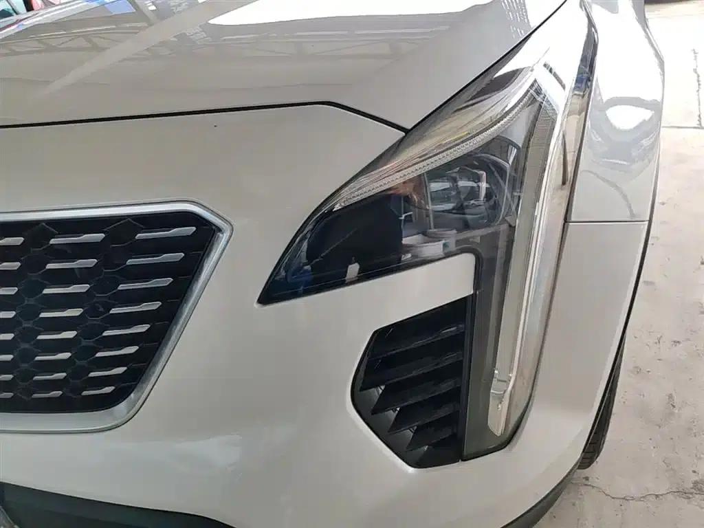 2018 Cadillac XT4 28T 2WD Luxury — миниатюра 24