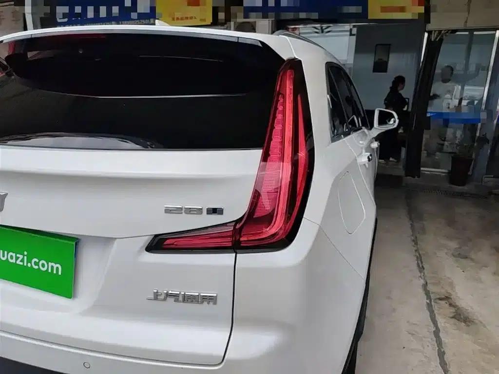 2018 Cadillac XT4 28T 2WD Luxury — миниатюра 8
