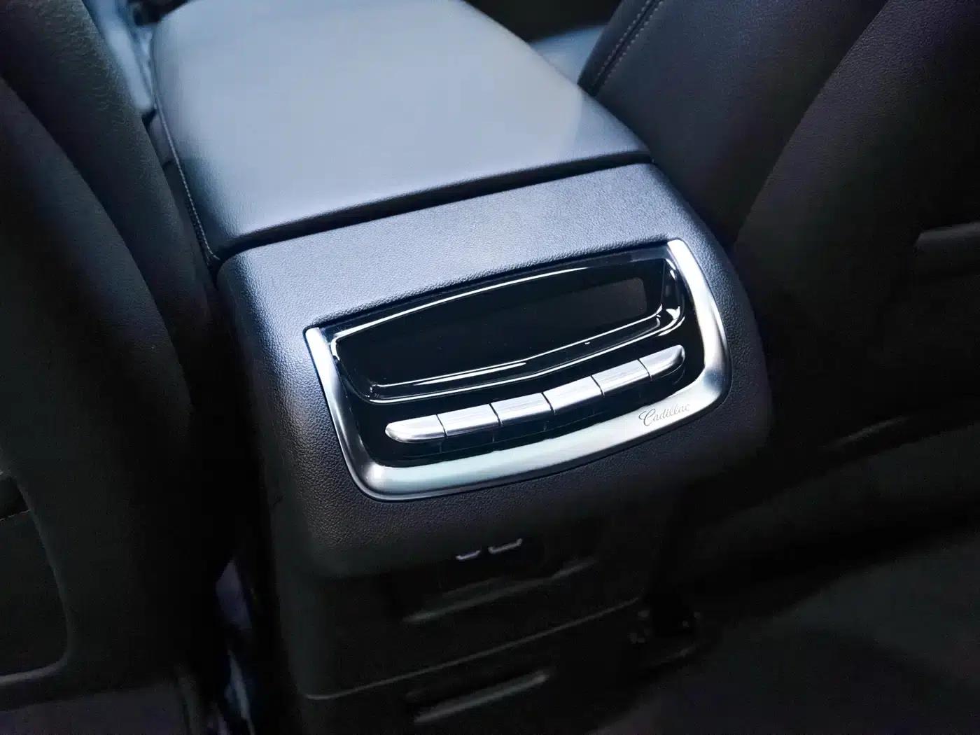 Cadillac XT6 2022 2.0T 7-seater AWD Fashion Edition — миниатюра 13