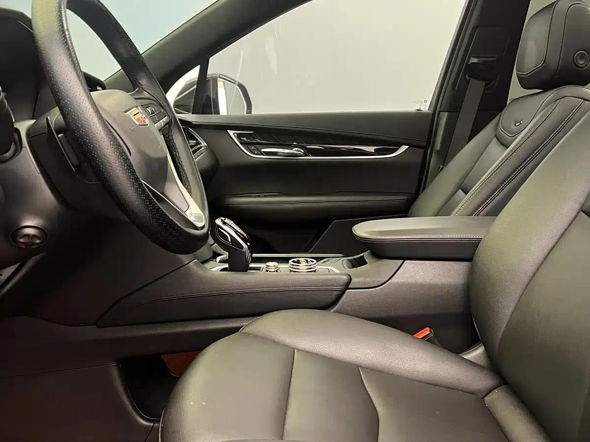 2021 Cadillac XT6 28T Six-Seat Luxury — миниатюра 3