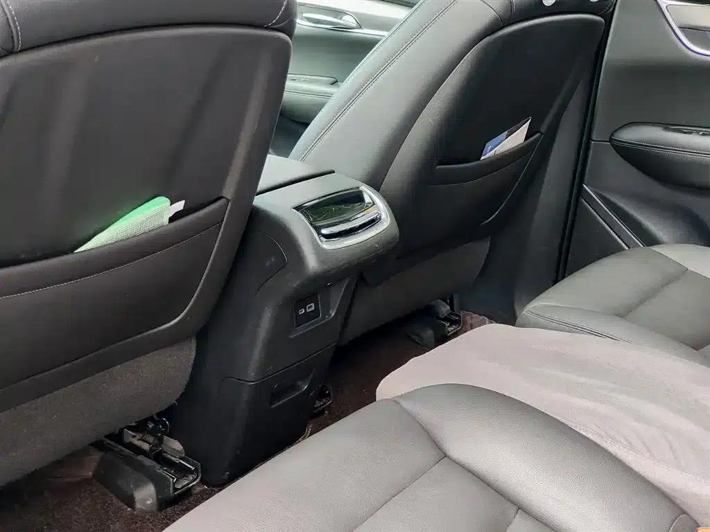 Cadillac XT6 2021 28T Six-Seat Luxury Edition — миниатюра 9