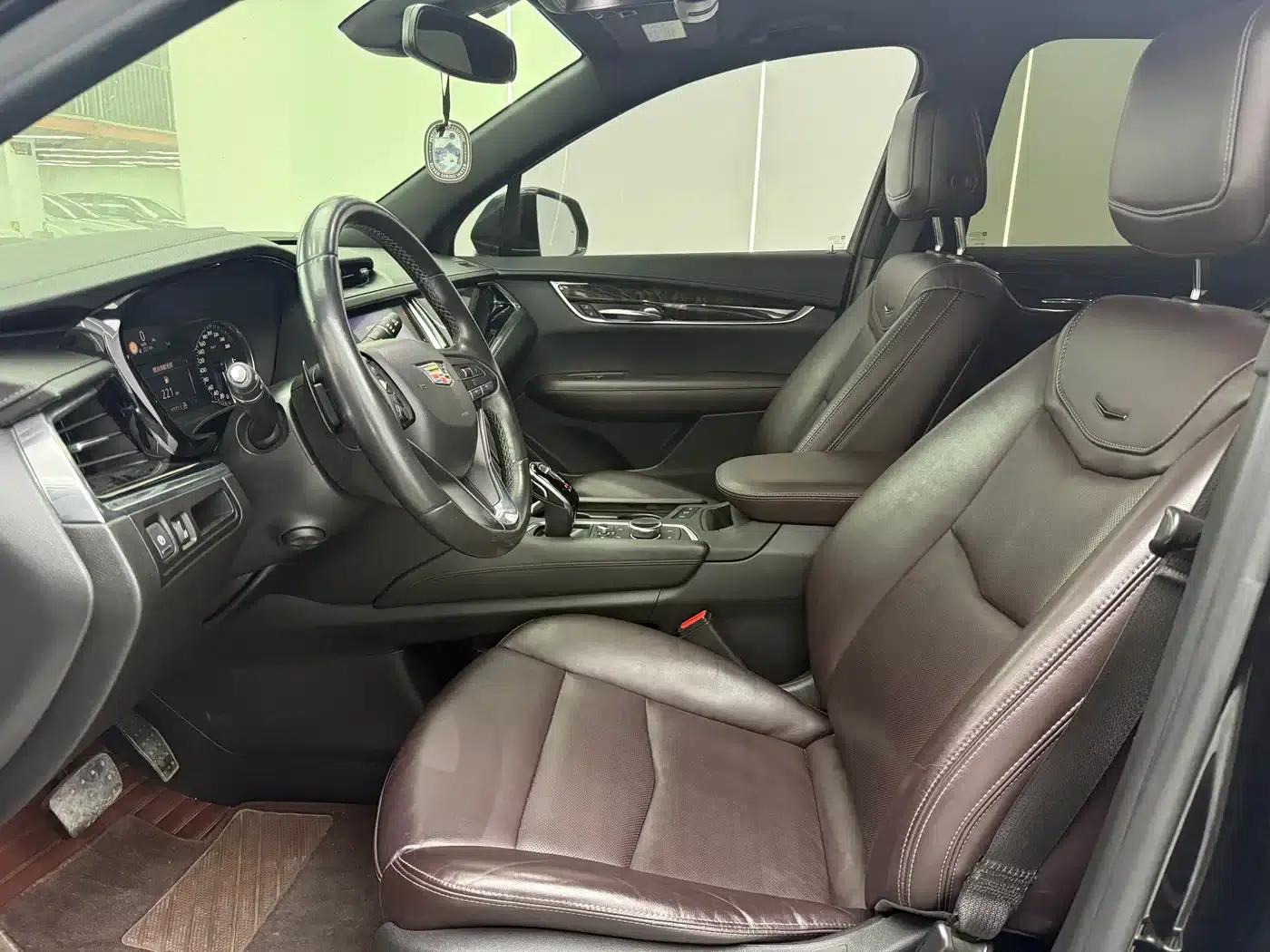 2020 Cadillac XT6 28T Six-Seat AWD Luxury — миниатюра 4