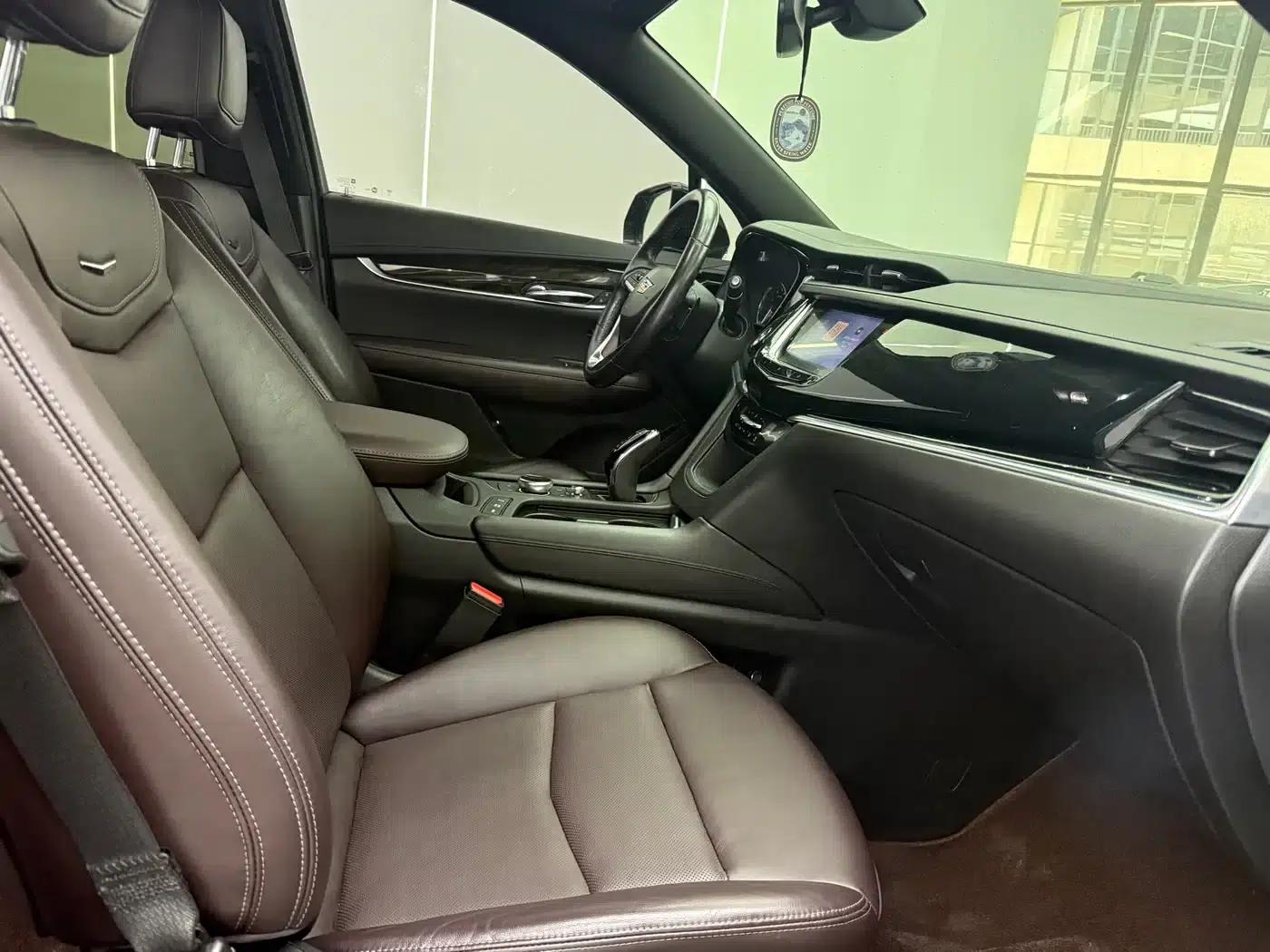 2020 Cadillac XT6 28T Six-Seat AWD Luxury — миниатюра 10