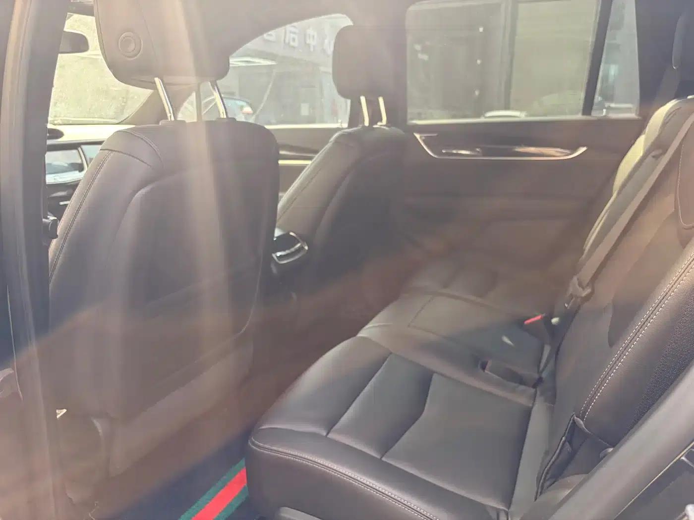 Cadillac XT6 2022 2.0T Six-Seat AWD Luxury — миниатюра 6