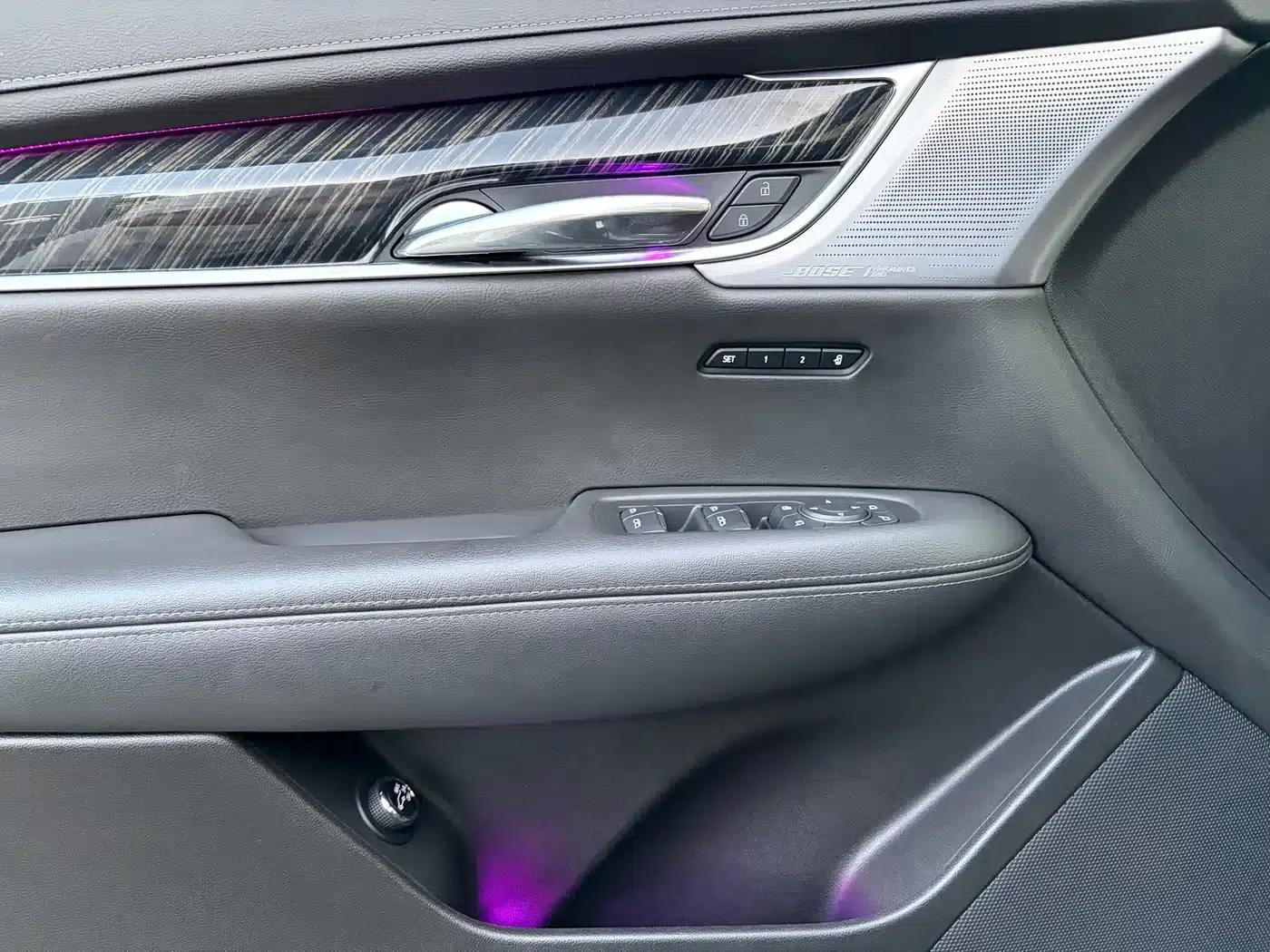 Cadillac XT6 2022 2.0T Six-Seat AWD Luxury — миниатюра 8