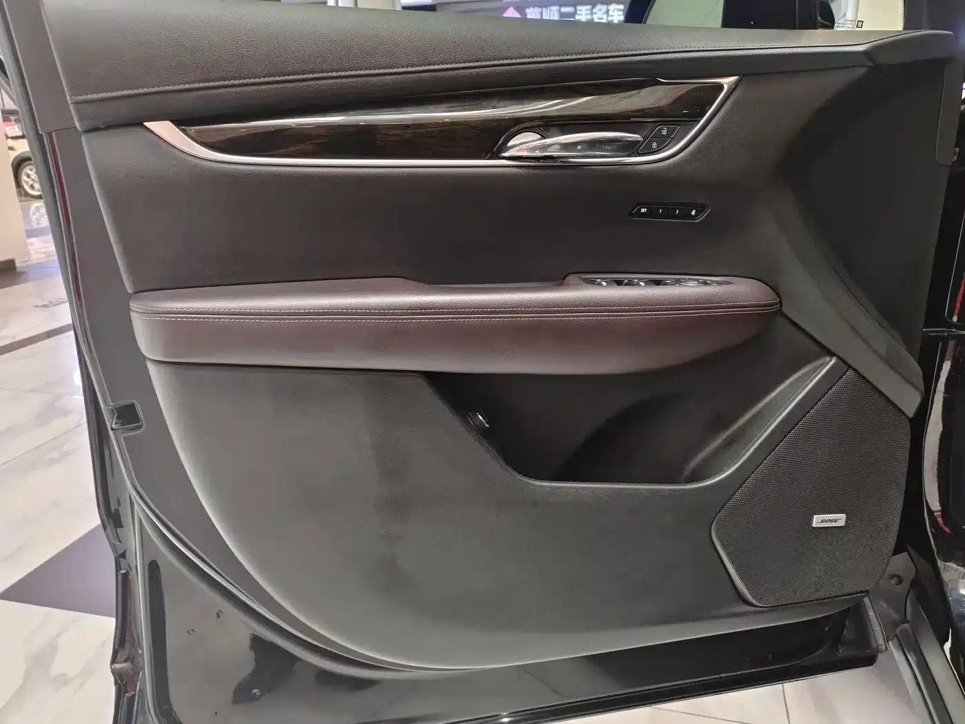 2020 Cadillac XT6 28T Six-Seat AWD Luxury — миниатюра 5