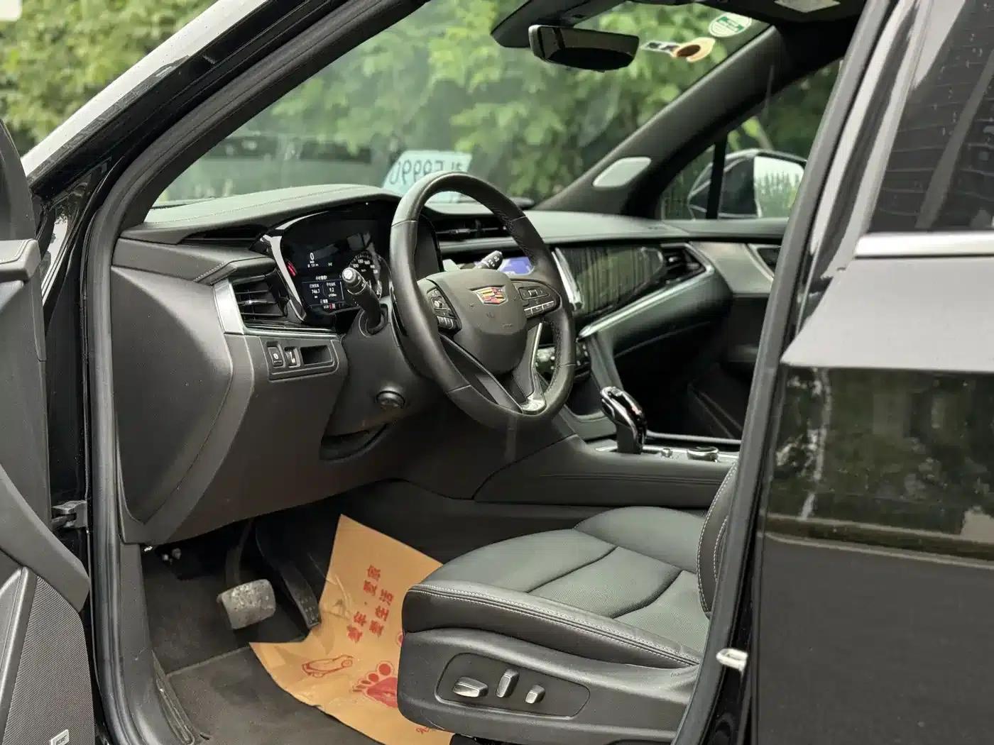 Cadillac XT6 2022 2.0T 7-seater AWD Luxury — миниатюра 4