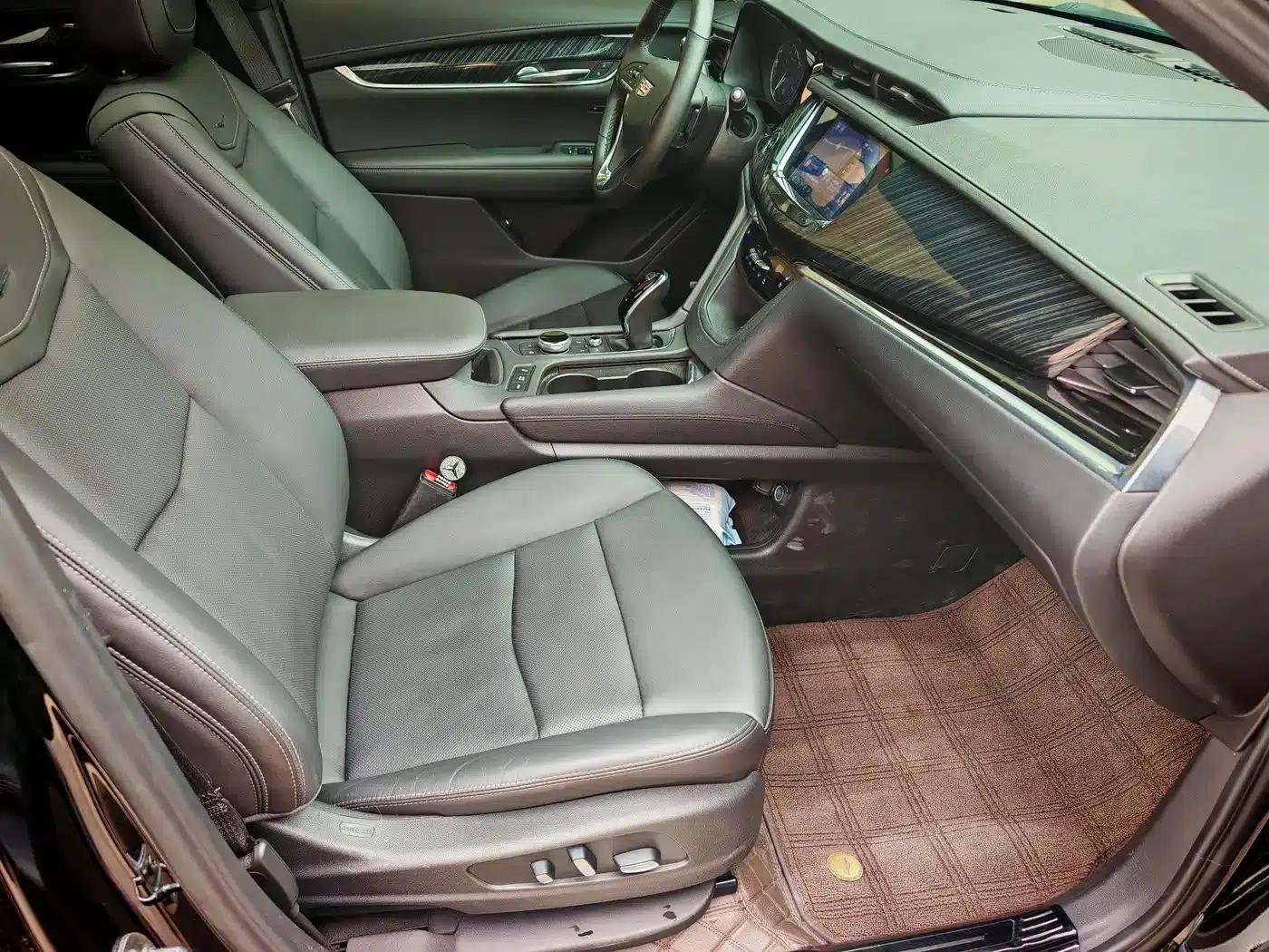 Cadillac XT6 2022 2.0T Six-Seat AWD Luxury 120th Anniversary Limited Edition — миниатюра 11