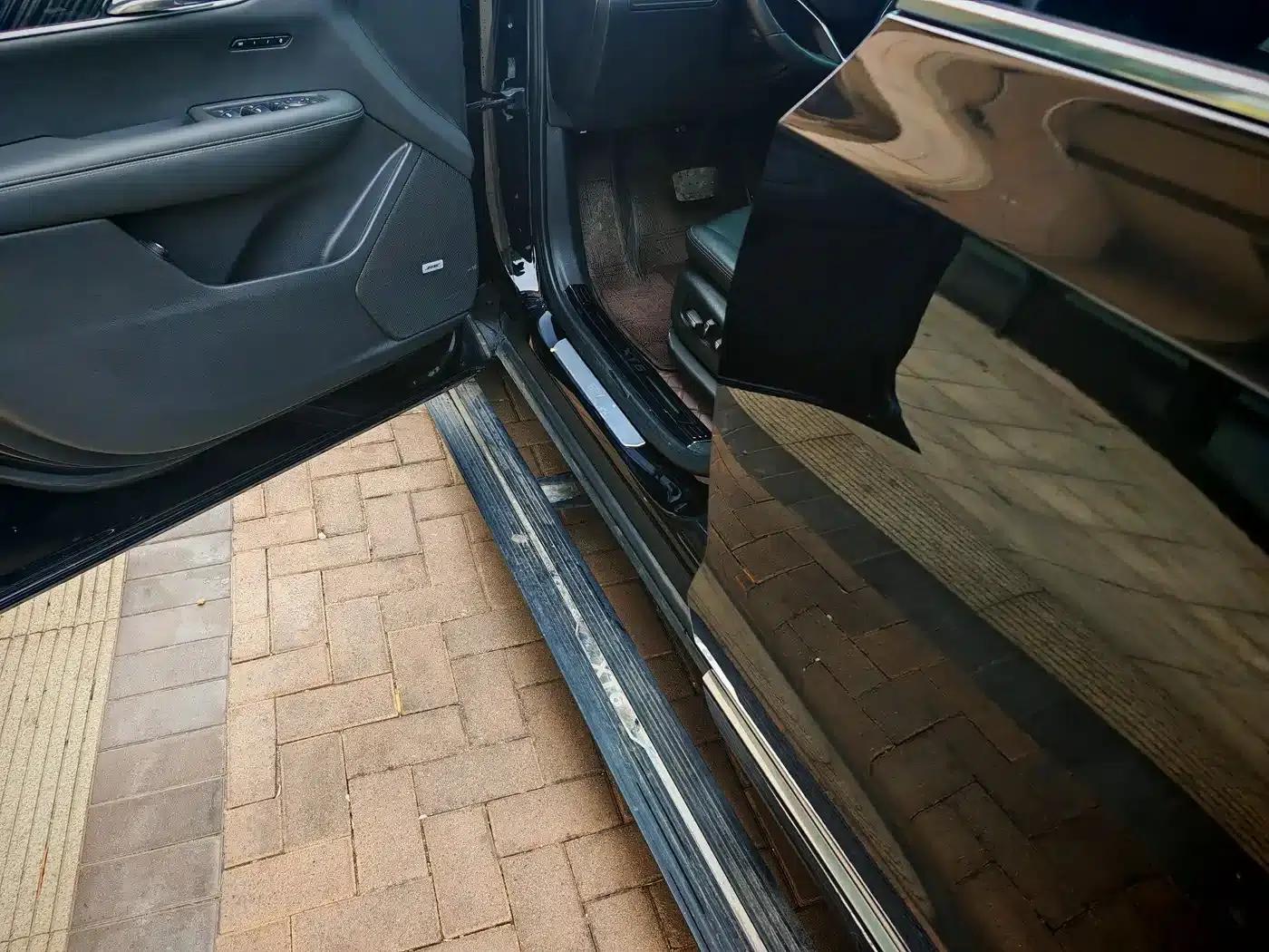 Cadillac XT6 2022 2.0T Six-Seat AWD Luxury 120th Anniversary Limited Edition — миниатюра 16