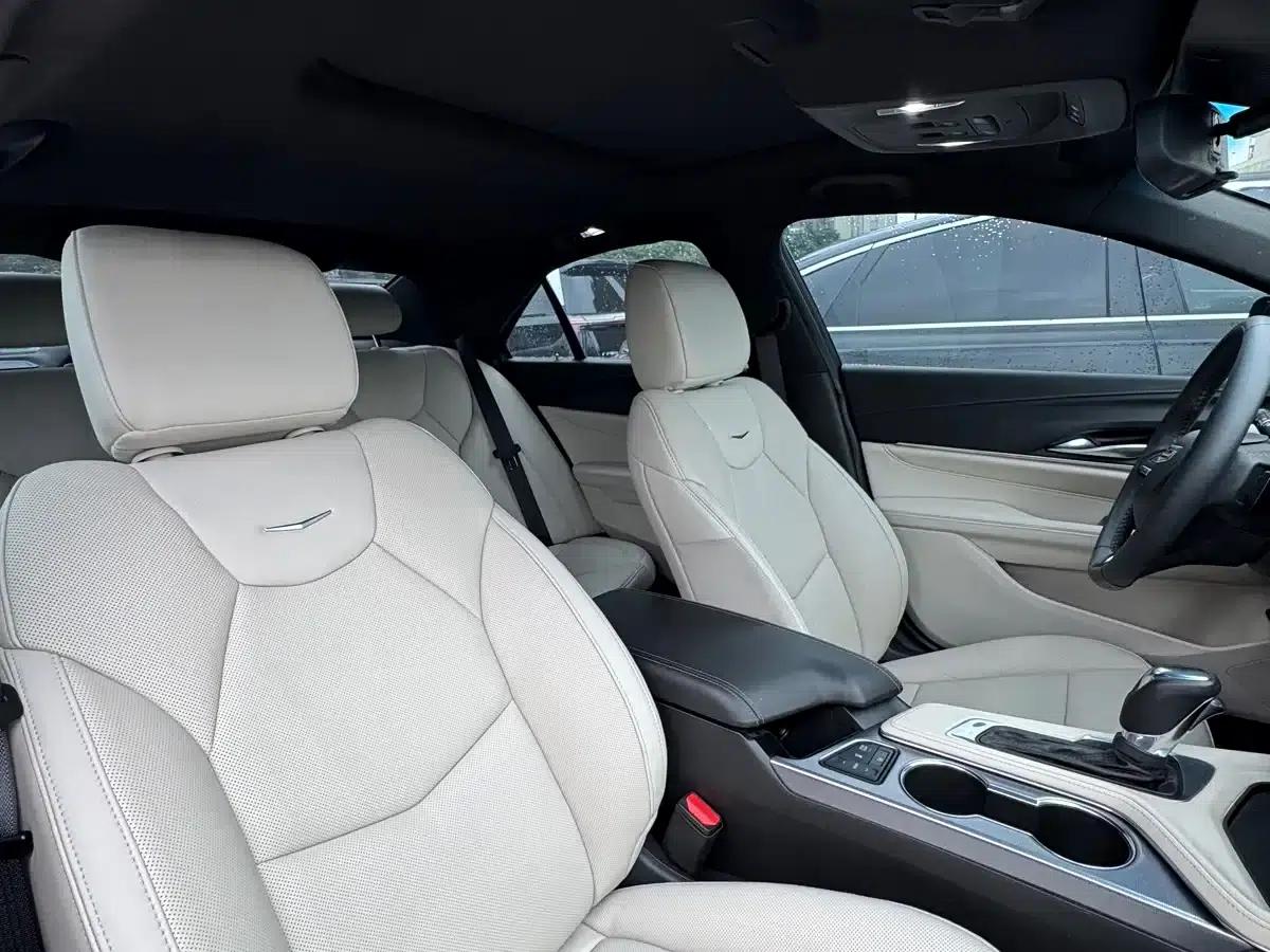 2023 Cadillac CT4 25T Luxury — миниатюра 11